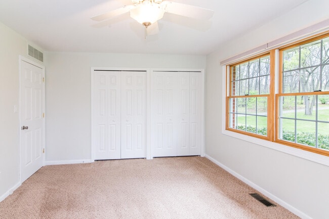 Building Photo - 6868 Crane Rd