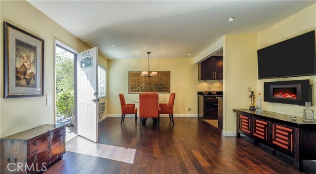 Building Photo - 344 Miraleste Dr