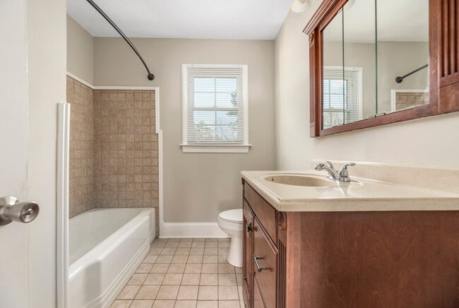 Building Photo - 804 Townsend Ave