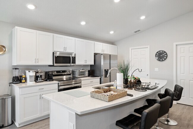 Building Photo - 2172 Desert Rose Dr