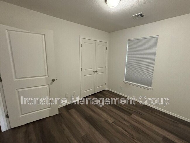 Building Photo - 3817 S 29th W Ave