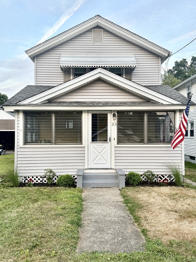 Primary Photo - 23 Warren St