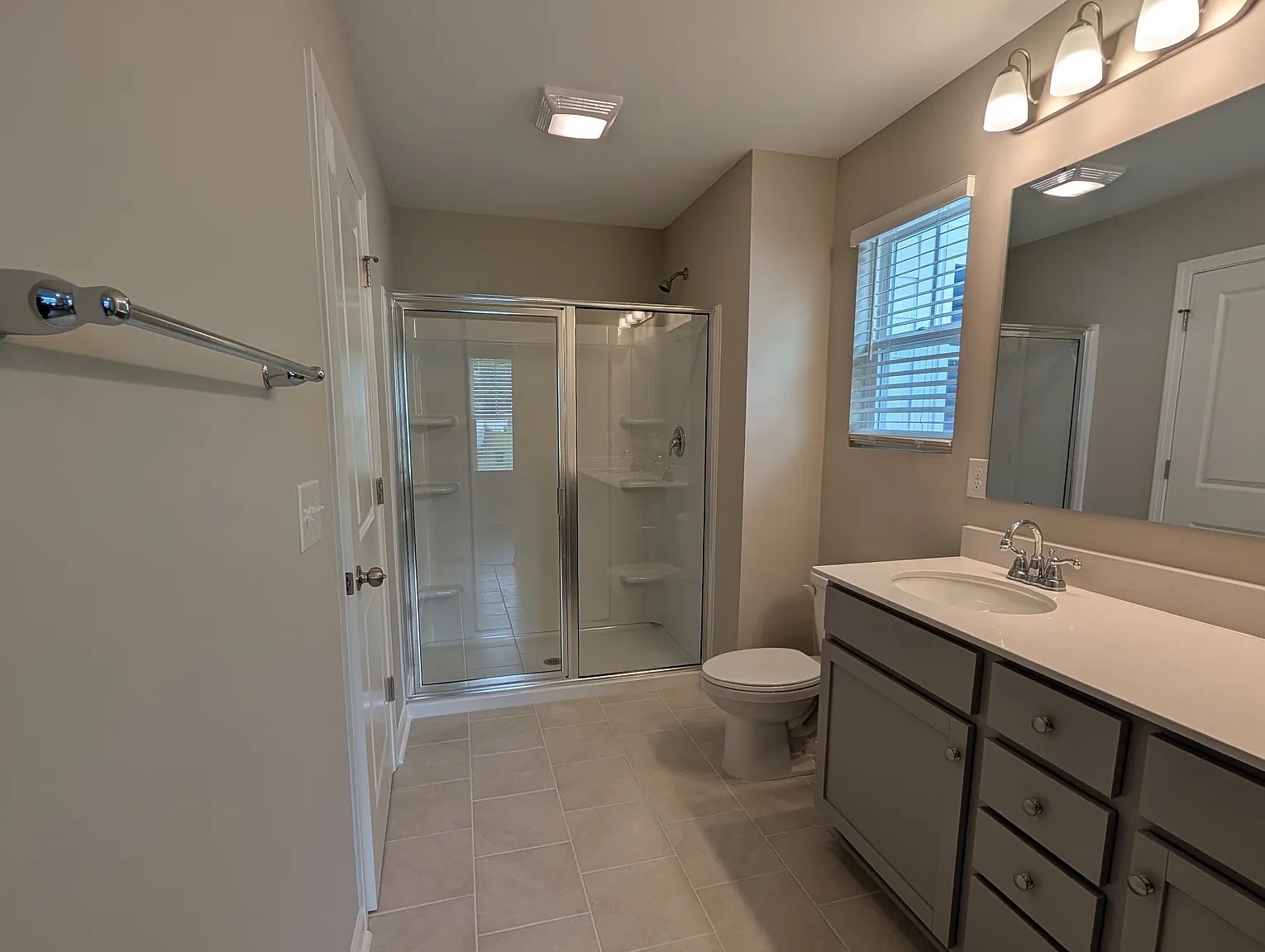 Building Photo - Room in Townhome on Reeves St