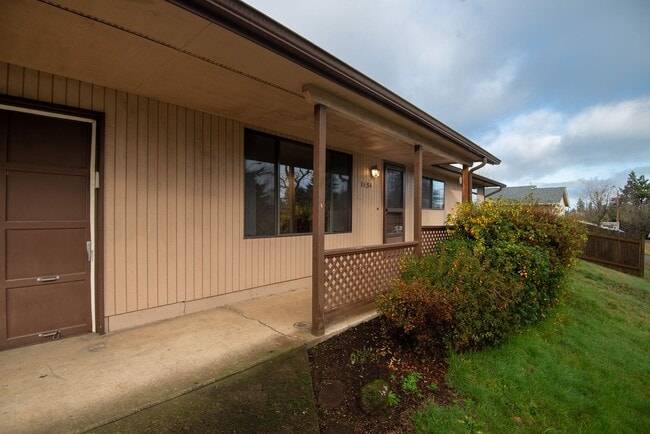 Building Photo - 3 bed, 2 bath Single-level home in Stayton, Oregon