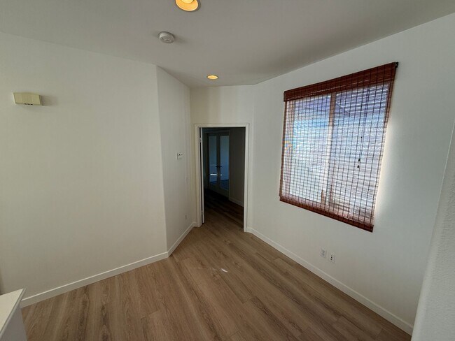 Building Photo - Spacious 3-Bedroom Home in the Andorra Community of Valencia!