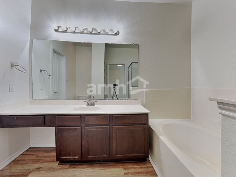 Building Photo - 1256 Rosedale Springs Ln