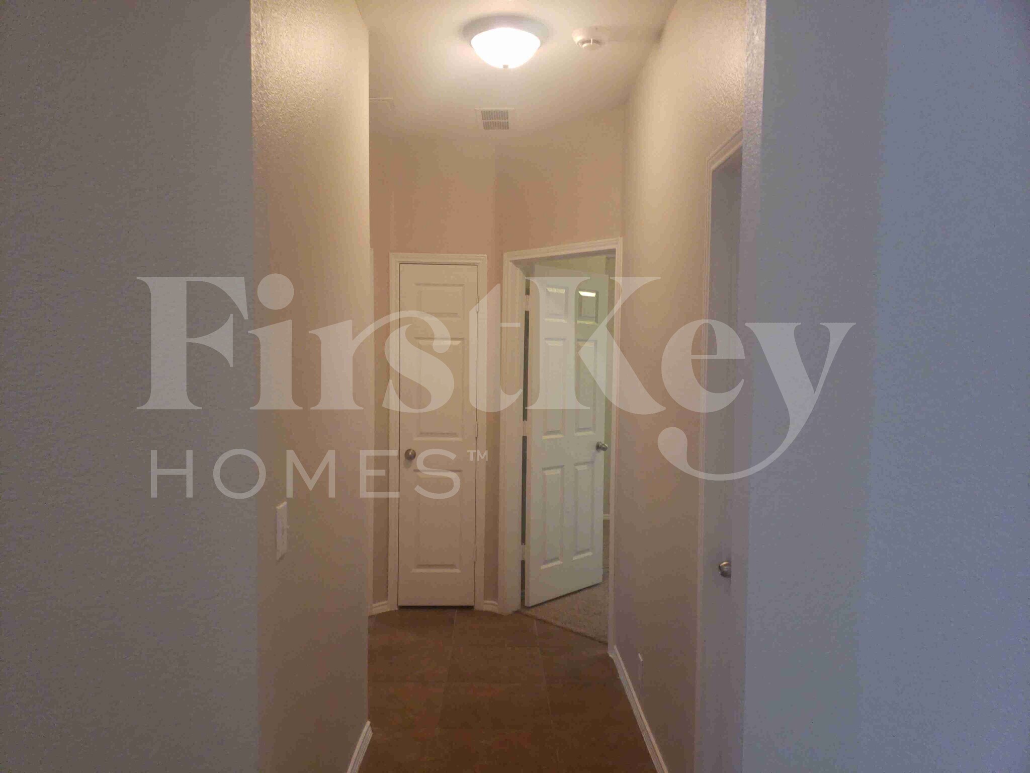 Building Photo - 707 Geary Dr