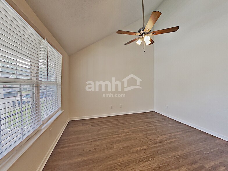 Building Photo - 5112 Greer Station Dr