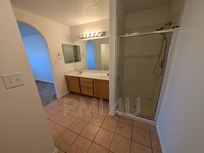 Building Photo - 7105 Casa Elena Dr NE