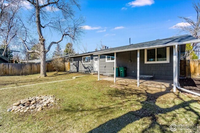 Building Photo - 2025 Orchard Pl