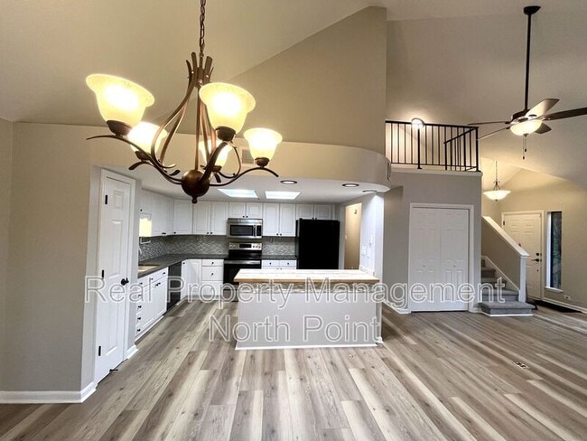 Building Photo - 3030 Steeplechase Dr