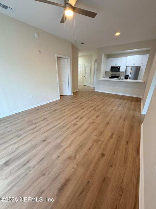 Building Photo - 7990 Baymeadows Rd E