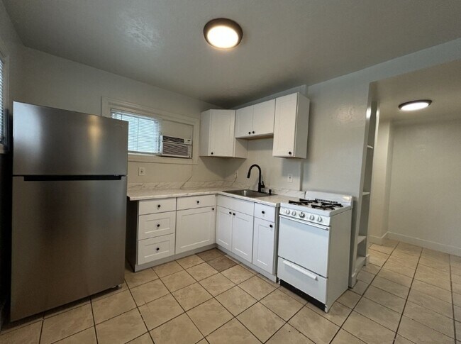 Building Photo - 3128 S 900 E