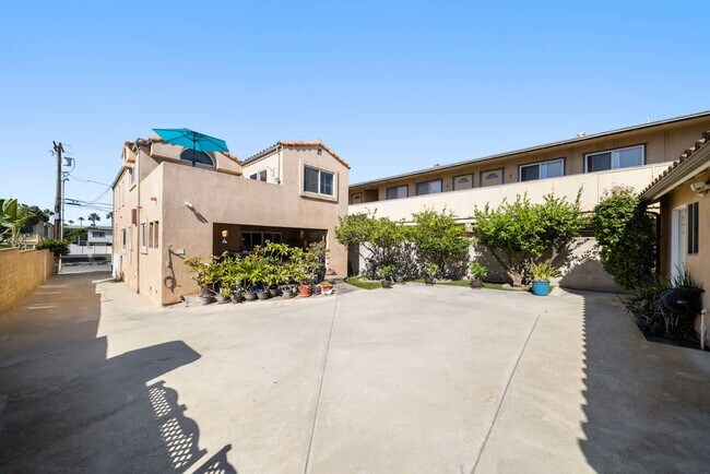 Building Photo - 3464 Carlsbad Blvd