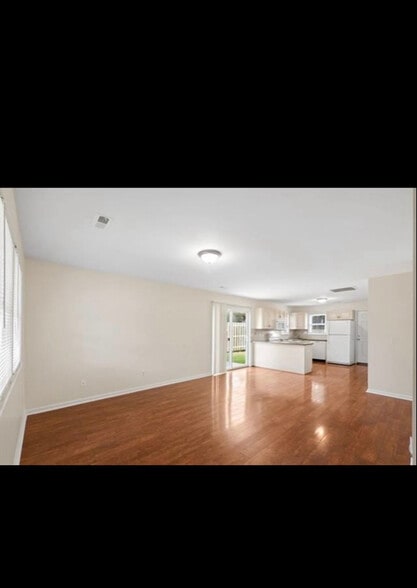 Building Photo - 1004 Belle Dr