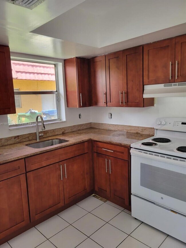 Building Photo - 2500 NW 52nd Ave