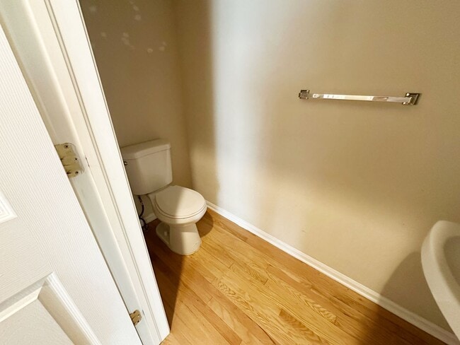 Building Photo - Bright, Spacious 2-Bedroom Home in Aurora with Room to Grow