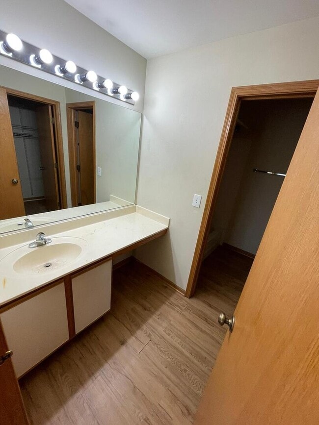 Building Photo - 14238 S Newberg Ct