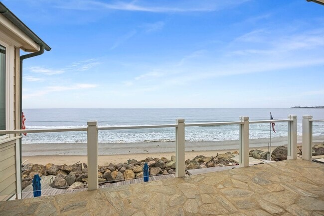 Building Photo - 3086 Solimar Beach Dr
