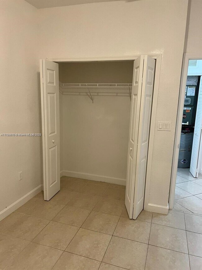 2758 SE 17th Ave 2758 SE 17th - 2758 Se 17th Ave Homestead Fl Building Photo 