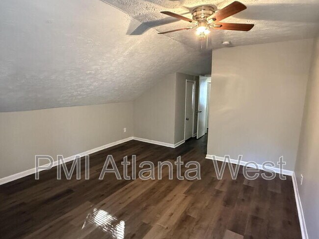 Building Photo - 1462 St Michael Ave