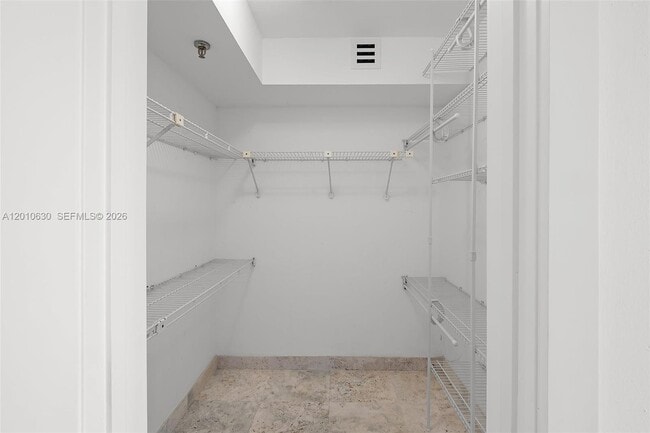 Building Photo - 2575 S Bayshore Dr