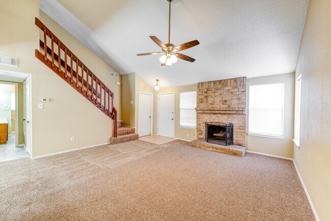 Building Photo - 24206 Landing Way Dr