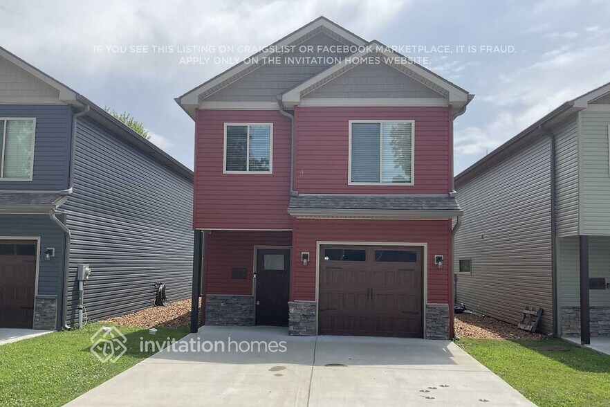 Primary Photo - 211 Golf Club Ln