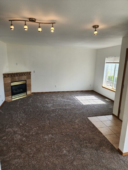 Building Photo - 17602 108th St Ct E