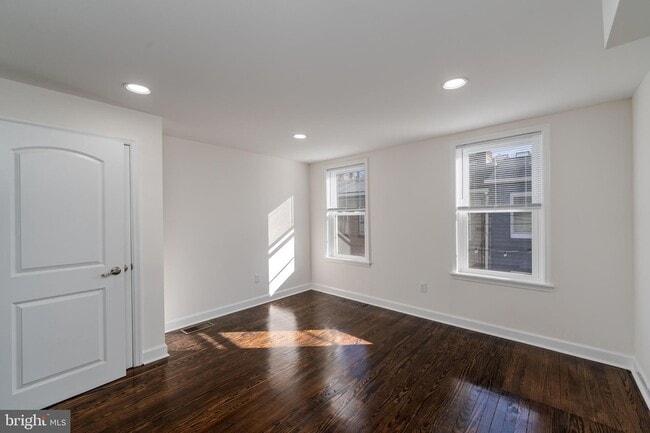 Building Photo - 116 S Durham St