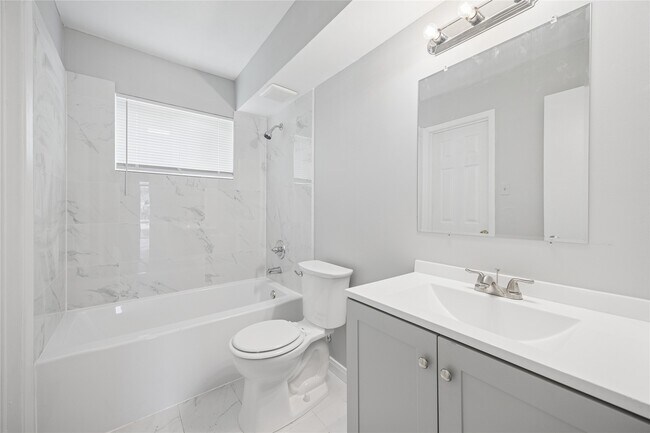 Building Photo - 1716 Crownover Rd