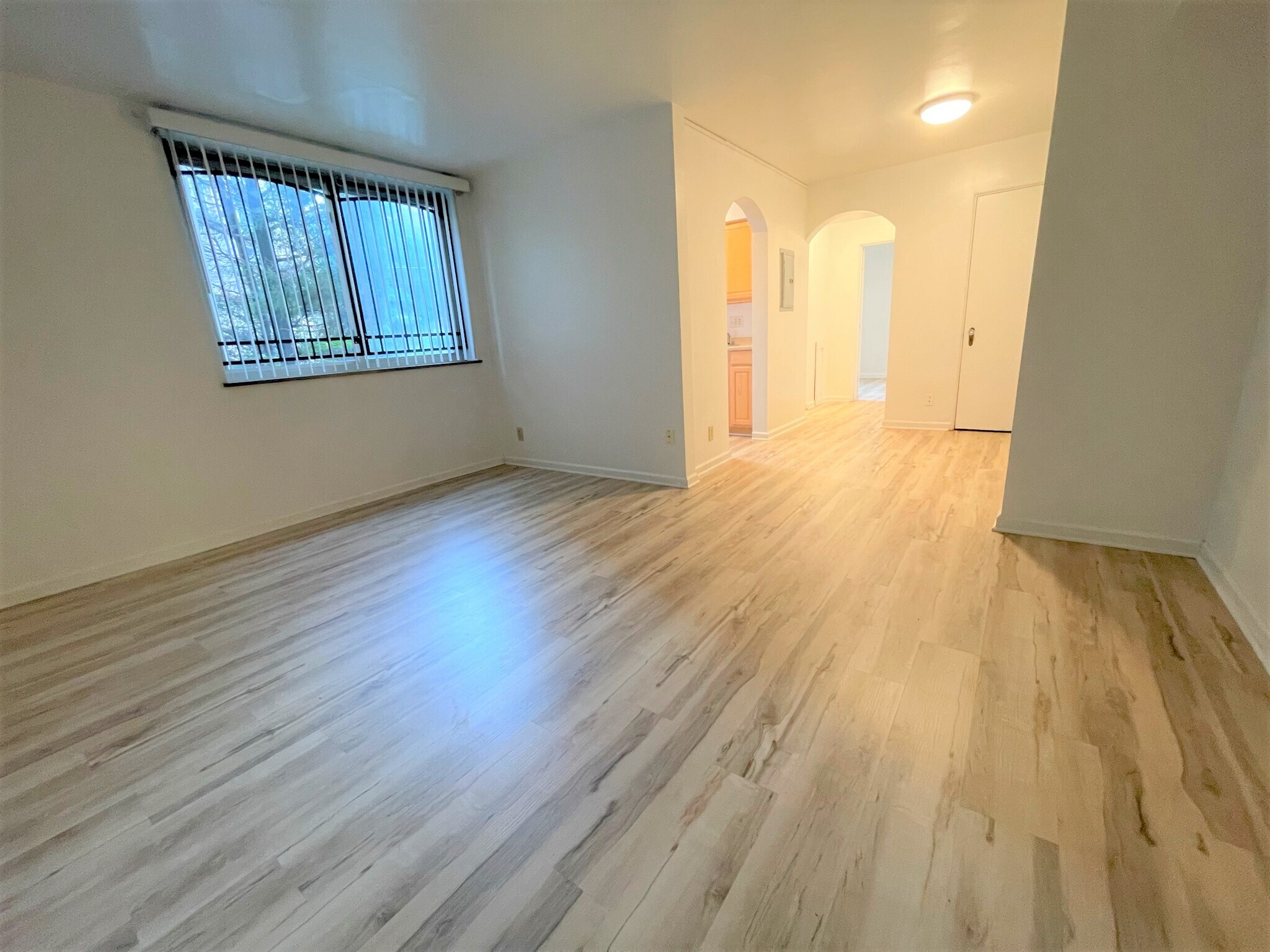 Building Photo - 5712 Phillips Ave