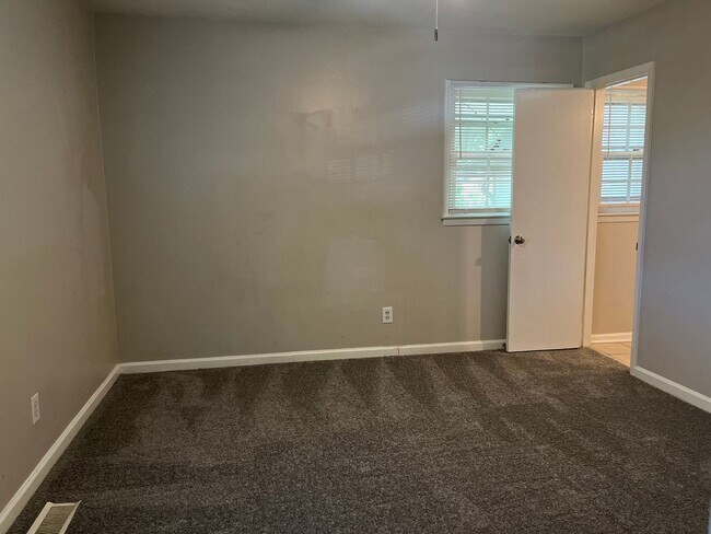 Building Photo - Beautiful Ranch Home In Raleigh, Available...