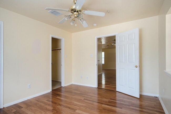 Building Photo - 1207 Lovett St