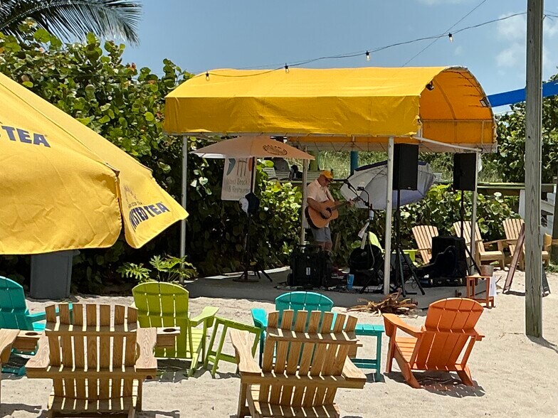Building Photo - 355 S Ocean Dr