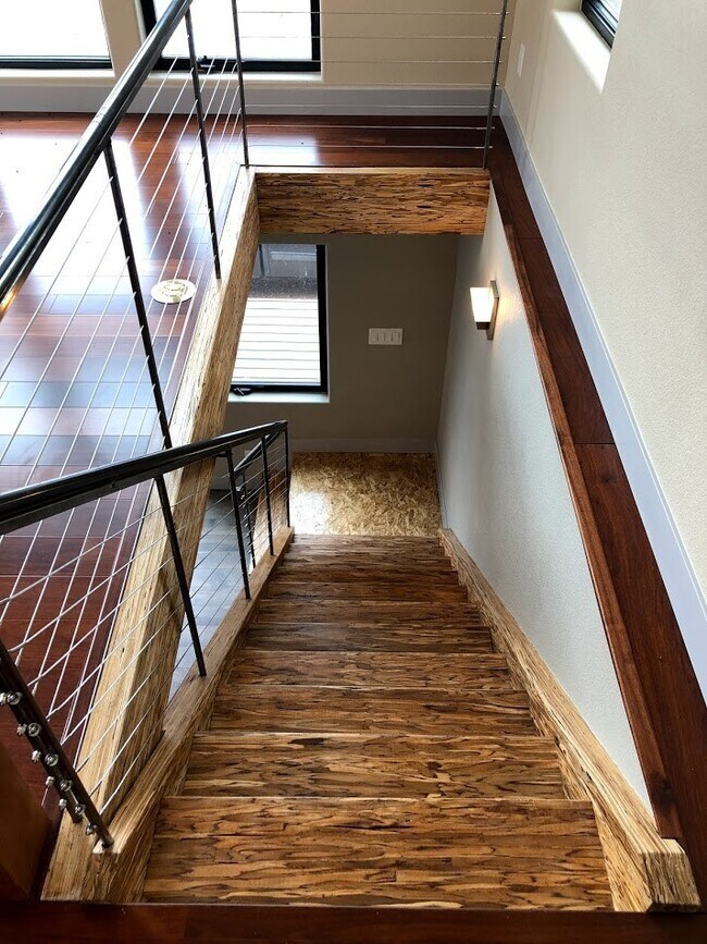 Building Photo - One of a Kind 2 Bed, 2 Bath Home with Gorgeous Mountain Views!