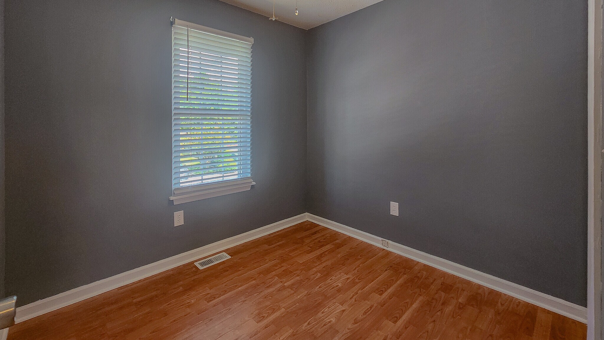 Building Photo - 103 Sandlewood Dr