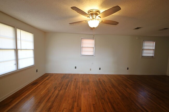 Building Photo - 5023 Cedar St