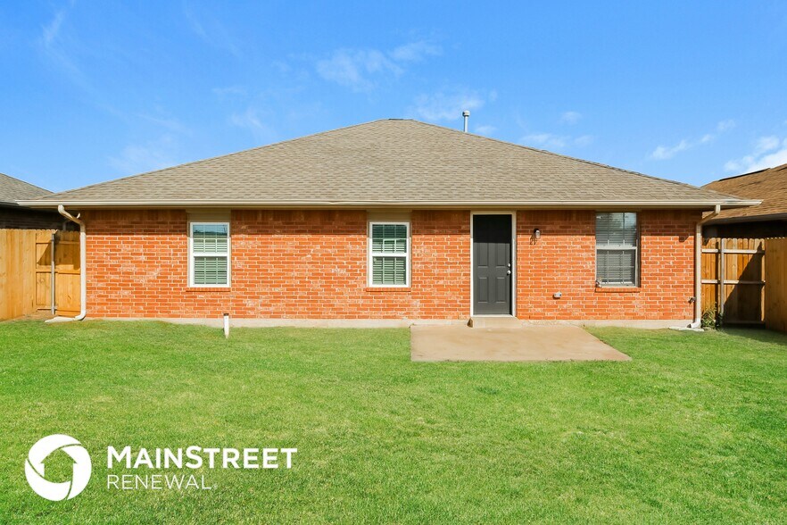 Building Photo - 916 NW 109th St