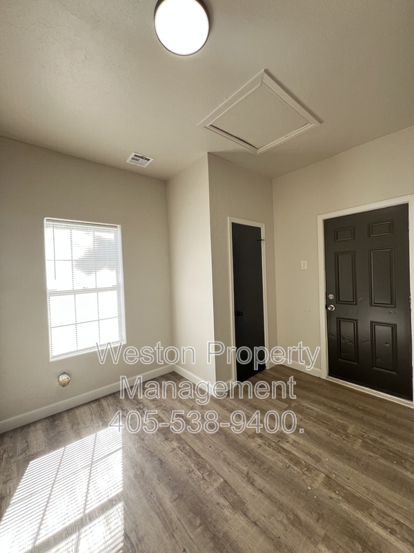 Building Photo - 908 NW 95th St