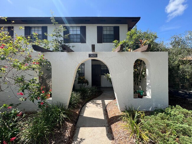 Primary Photo - 2 Bedroom 2.5 Bath 2 Story Townhome AVAILA...