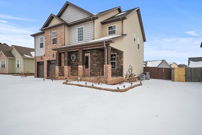 Building Photo - Spacious 3BR Home with Bonus Room, Fireplace & Fenced Yard