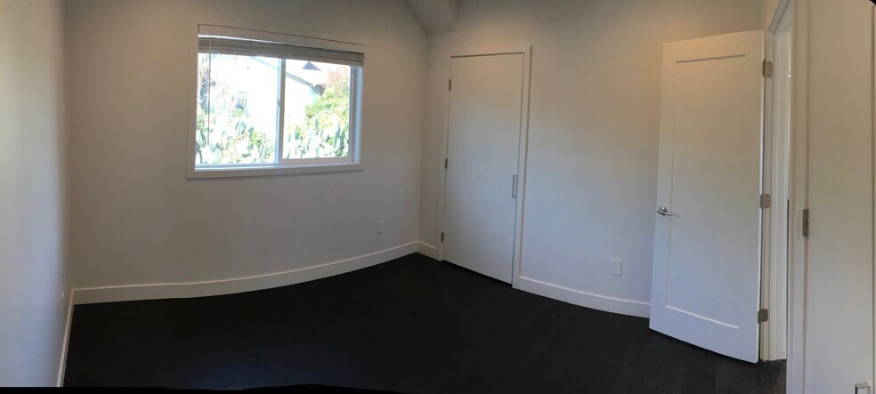 Building Photo - 835 1/2 Waterloo St