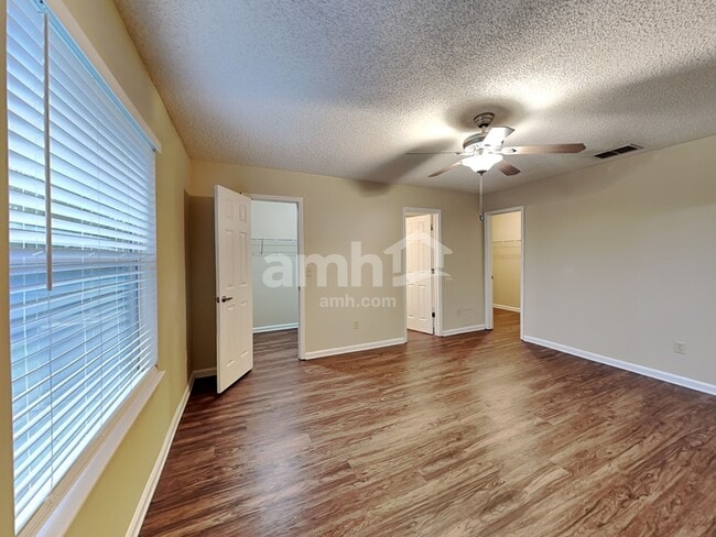 Building Photo - 4491 Cobblefield Cir W