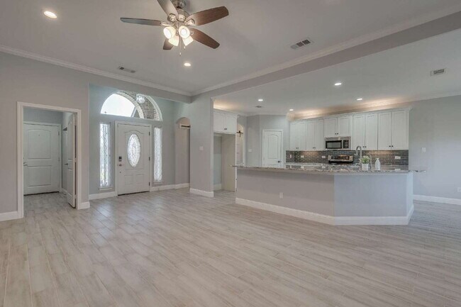 Building Photo - Stunning 3-bedroom, 2-bathroom home on an over-sized lot in Aledo ISD!