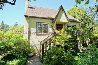 Building Photo - Tudor Style Home Just Steps from Memorial ...