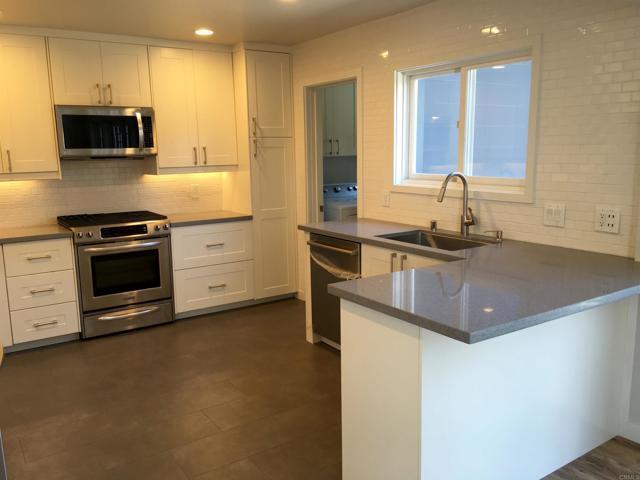 Building Photo - 148 Europa St