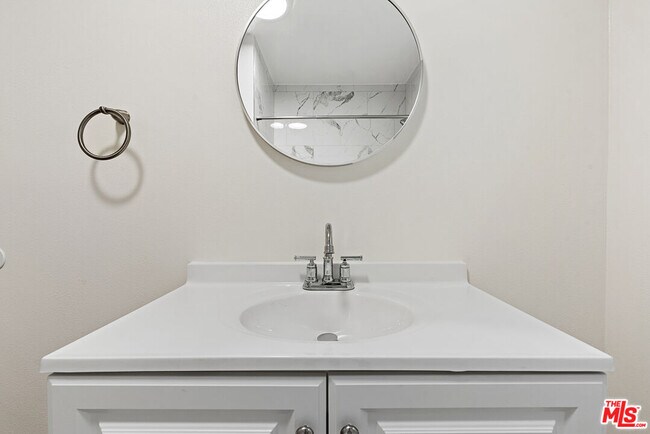 Building Photo - 836 Ashland Ave