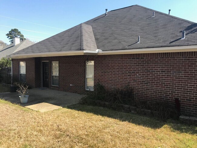Building Photo - 3106 Silkwood Dr