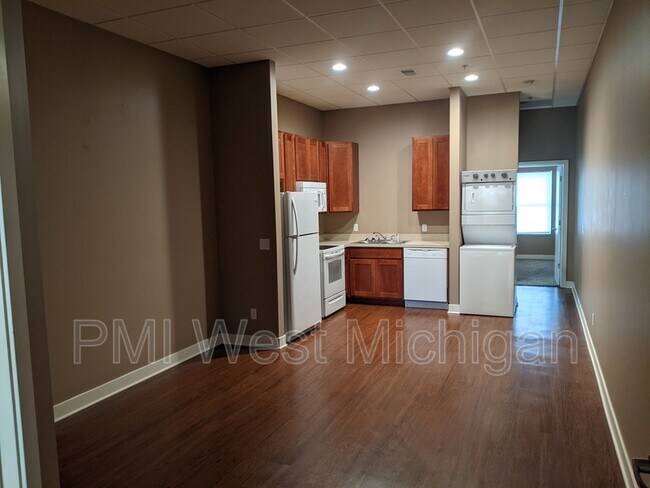 620 s broadway footaction